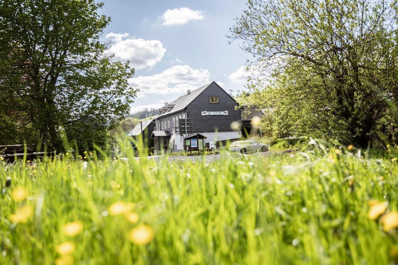 Gasthaus & Pension Am Rennsteig Spechtsbrunn 外观 照片